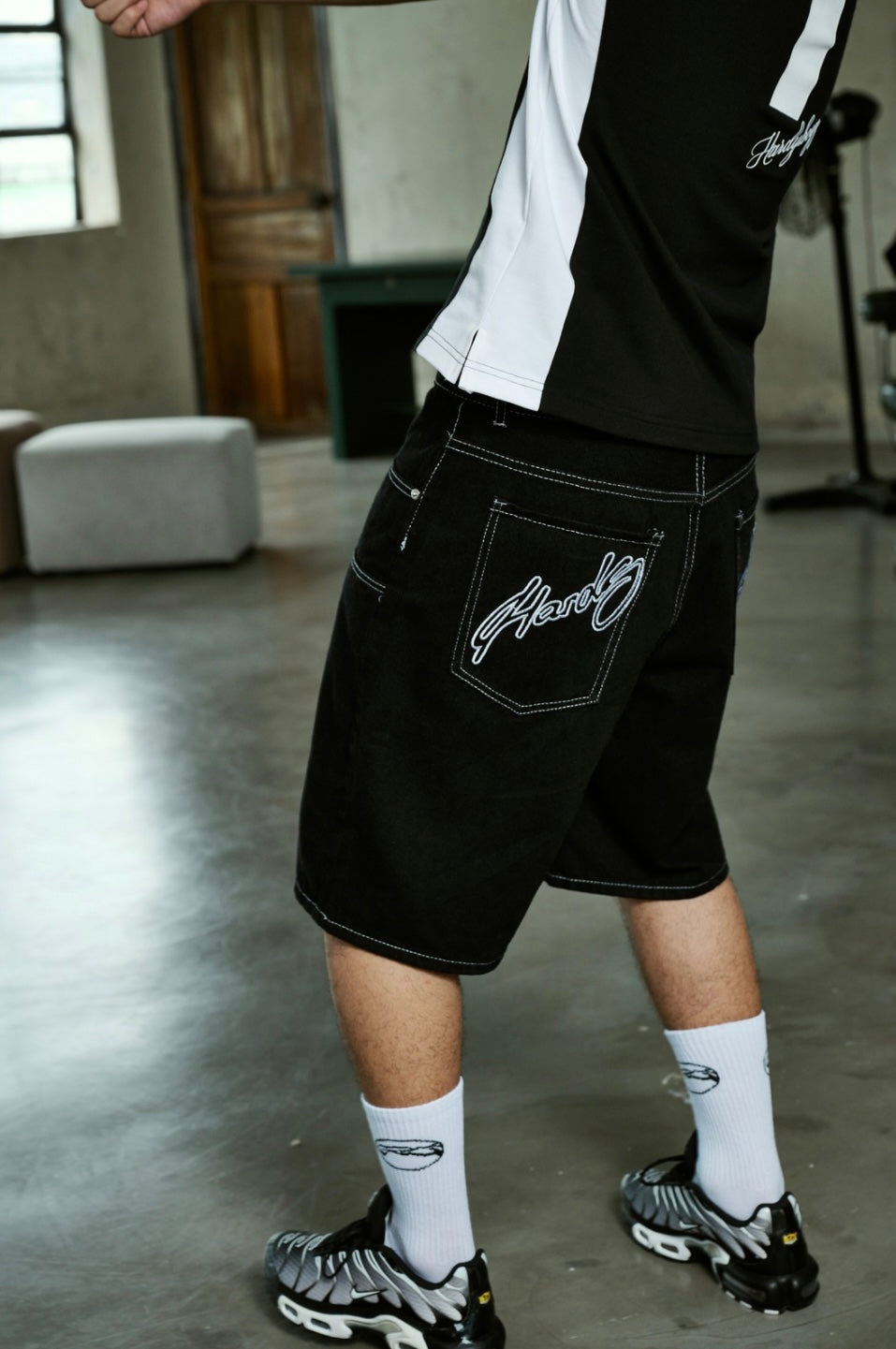 HB LOGO POLO T-SHIRT | BLACK